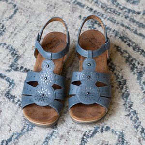 Natural Soul Rynda Sandal Size 8.5
